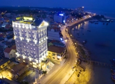 Khách sạn Riverside Quảng Bình – Tận hưởng view cửa sông đổ ra biển cảm nhận vẻ đẹp của thiên nhiên