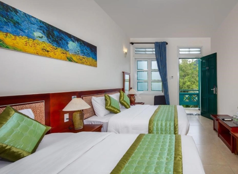 Khách sạn Sài Gòn Phong Nha – Tọa Lạc bên bờ sông Son quyến rũ