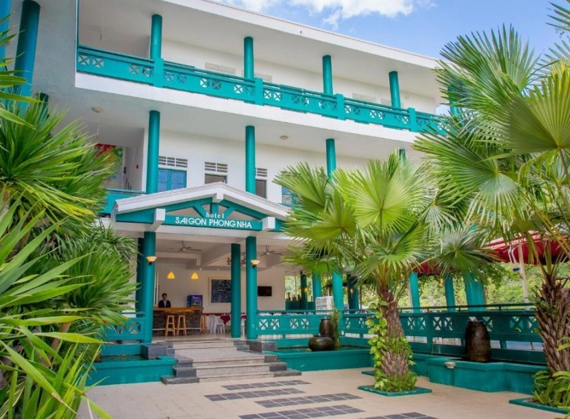 Khách sạn Sài Gòn Phong Nha – Tọa Lạc bên bờ sông Son quyến rũ