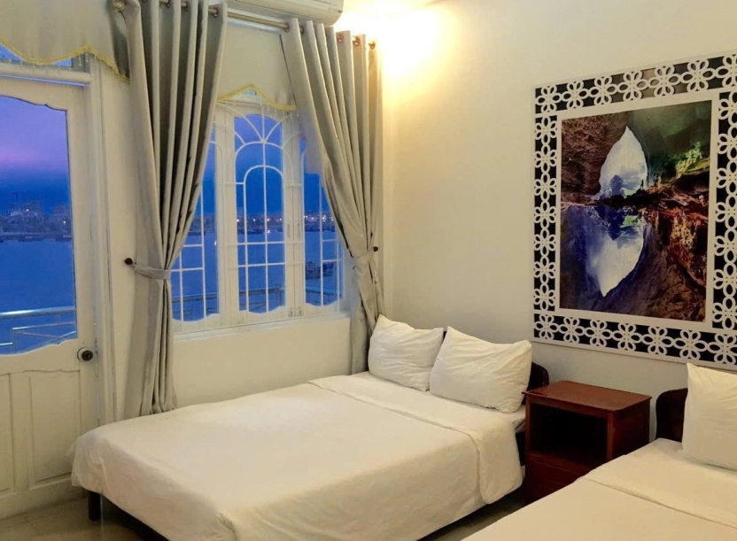 Khách sạn Tứ Quý Quảng Bình – Đầy đủ tiện nghi đáp ứng nhu cầu của du khách