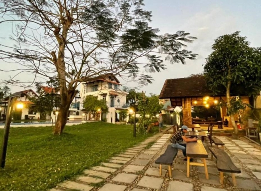 La Y Riverview villa - bên dòng sông Hương thơ mộng với lối kiến trúc đậm chất Huế, hoà mình vào thiên nhiên