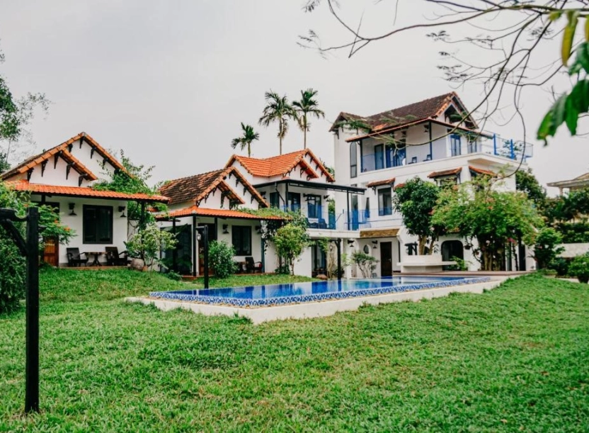 La Y Riverview villa - bên dòng sông Hương thơ mộng với lối kiến trúc đậm chất Huế, hoà mình vào thiên nhiên