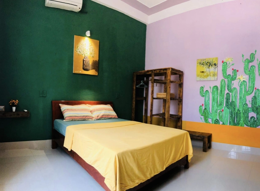 Mia’s house – A homestay with a lovely garden besides a bustling city