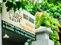 Mia’s house – A homestay with a lovely garden besides a bustling city