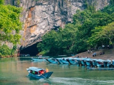 One Day in Phong Nha – Touching the World Inside the Mountain