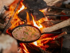 Bánh Xèo Quảng Hòa: Món Ngon Dân Dã Không Thể Bỏ Lỡ Khi Đến Quảng Bình