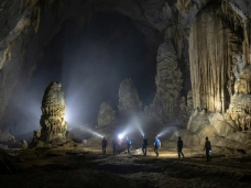 Beyond the Light: Conquering the 4.5km Depths of Phong Nha Cave