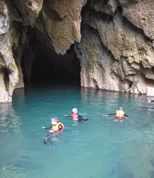 Thung lũng Sinh Tồn – Hang Thủy Cung