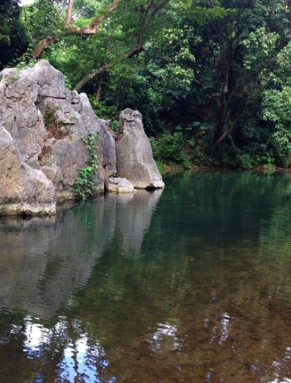 Trekking to Hang Thủy Cung – Thung lũng Sinh Tồn