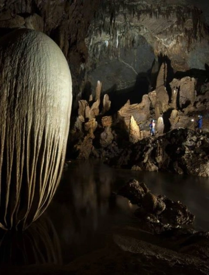 Chinh phục 4,5 km Động Phong Nha bằng kayak