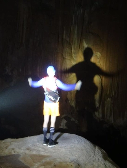 Chinh phục 4,5 km Động Phong Nha bằng kayak