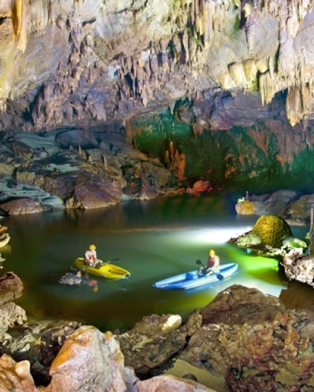 Chinh phục Xuyên Sơn Hồ - Khám phá 4,5Km động Phong Nha