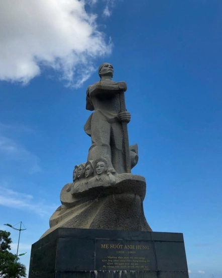 ĐỒNG HỚI - NHÀ LƯU NIỆM ĐẠI TƯỚNG - BẾN PHÀ LONG ĐẠI - ĐỘNG PHONG NHA - BẢO NINH - LÀNG ĐƯNG - CITY TOUR ĐỒNG HỚI