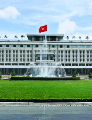 Tour 4N3Đ: Quảng Bình -Tp.HCM - Tây Ninh - Dinh độc lập - Bảo tàng  lịch sử - Du thuyền 5* - Núi Bà đen