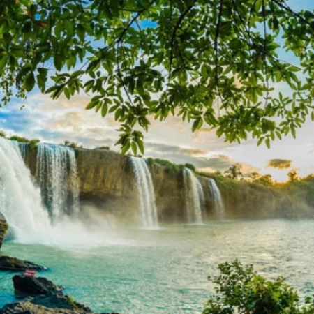 Quang Binh – Da Nang – Kontum – Pleiku – Dak Lak – Ban Me Junction – Dray Nur Ecotourism Area – Trung Nguyen Coffee Village – Buon Don – Mang Den