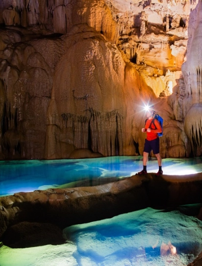 Khám phá 4km Động Thiên Đường