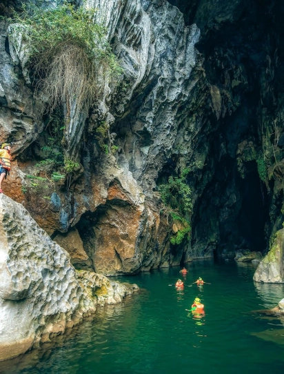 Tour hàng ngày: Khám phá Rục Mòn