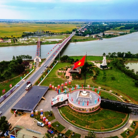 DMZ Tour: Quang Tri War Sites &amp; Vinh Moc Tunnels