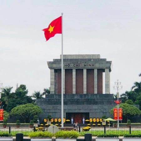 Quảng Bình - Thủ đô Hà Nội - Quần thể Lăng Chủ Tịch - Văn Miếu - Quảng Bình