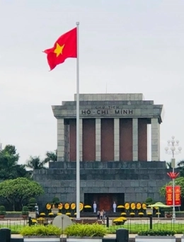 Quảng Bình - Thủ đô Hà Nội - Quần thể Lăng Chủ Tịch - Văn Miếu - Quảng Bình