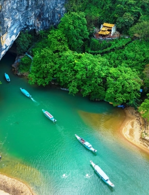 Tour hàng ngày: Động Phong Nha -Thiên Đường - Hang Chỉ Huy