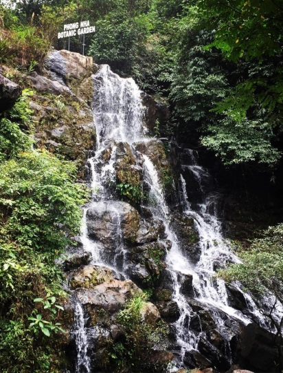 Dong Hoi – Paradise cave – Botanical Garden – Phong Nha cave
