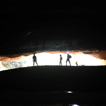 Khám phá 4km Động Thiên Đường