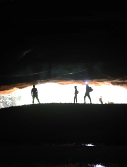 Khám phá 4km Động Thiên Đường