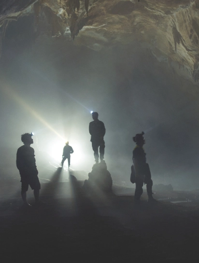 Khám phá 4km Động Thiên Đường