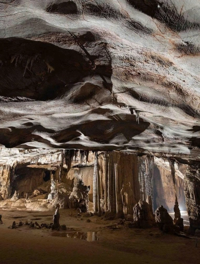 Tour 3 ngày 2 đên:  Lăng mộ Đại Tướng - Thiên Đường - Nước Moọc - Đồi  cát Quang Phú -  Đồng Hới