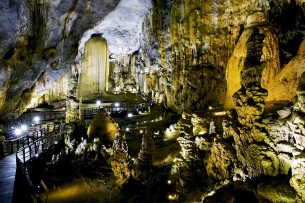 Dong Hoi- Phong Nha cave – Paradise cave
