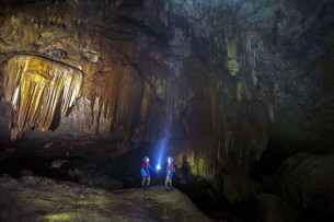 Conquer 4.5KM of PhongNha Cave by Kayaking