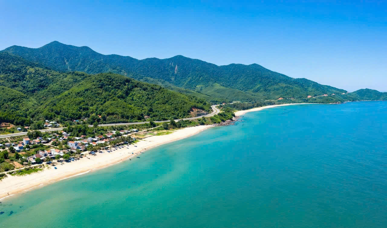 Tour Miền Trung - Bạch Mã - Lăng Cô - Núi Thần Tài