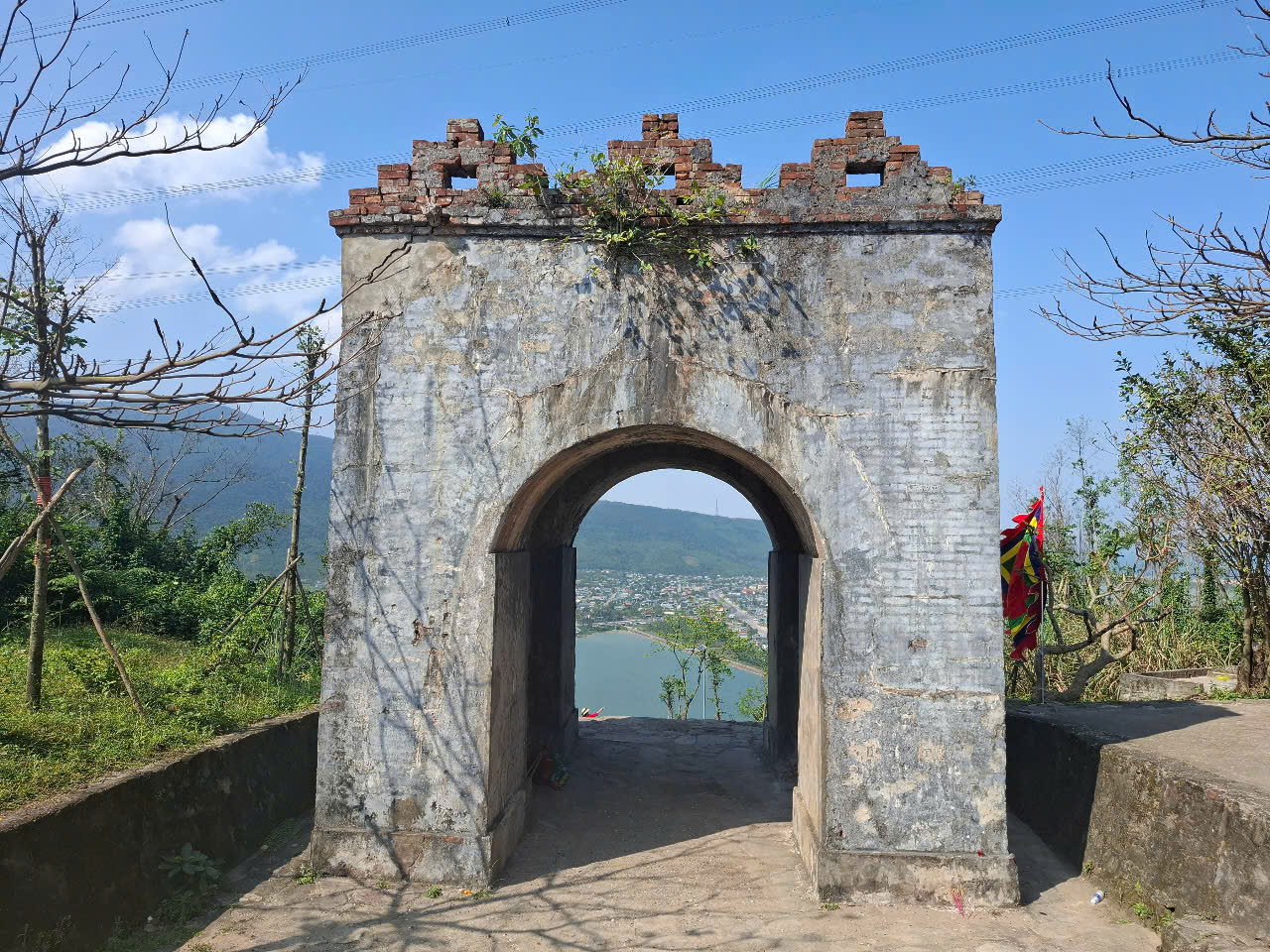 Đỉnh Hoành Sơn nhìn về Hà Tĩnh