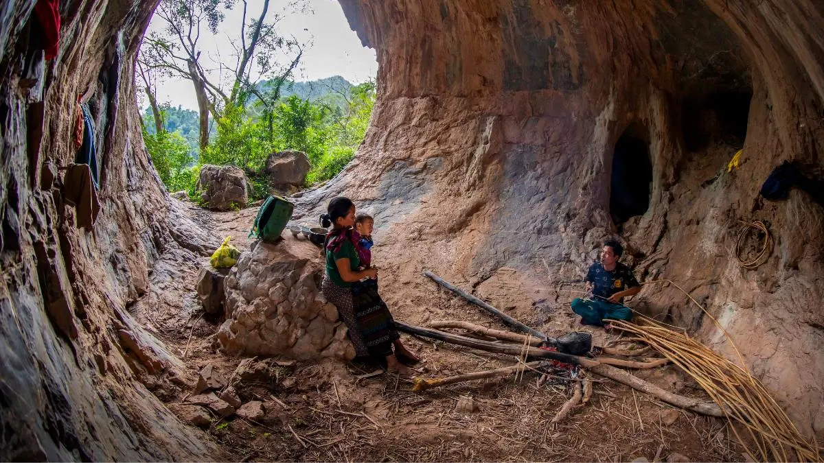 Cuộc sống trong hang của người Arem