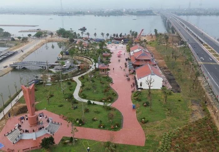 Khu tưởng niệm Bến phà sông Gianh