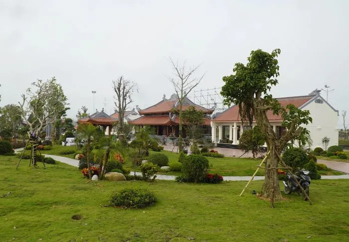 Quanh cảnh Khu tưởng niệm phà Gianh